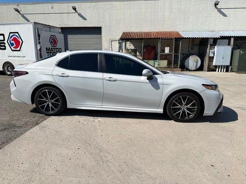 Ice Edge 2023 Toyota Camry SE