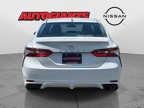 Ice Edge 2023 Toyota Camry SE