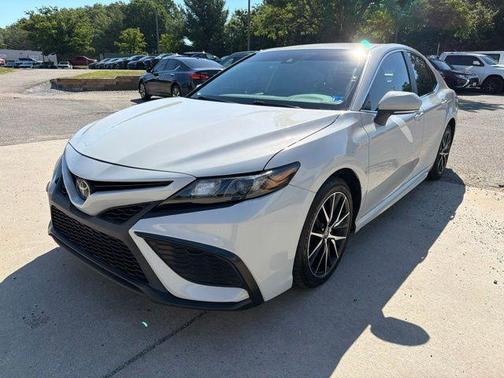 Ice Edge 2023 Toyota Camry SE