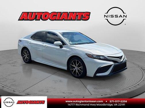 Ice Edge 2023 Toyota Camry SE