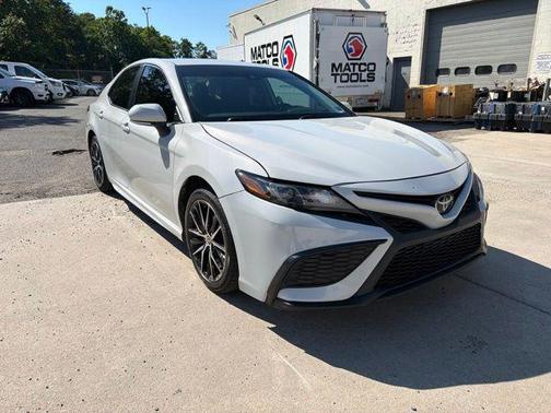 Ice Edge 2023 Toyota Camry SE