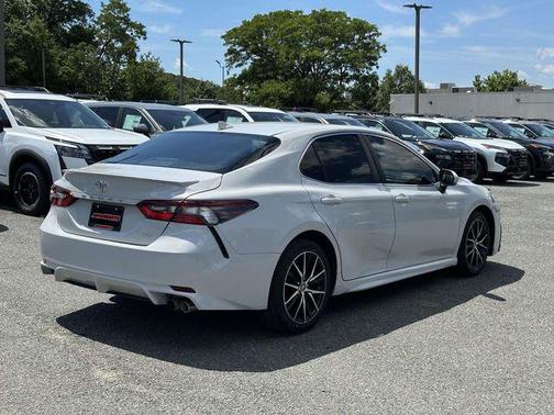 Ice Edge 2023 Toyota Camry SE