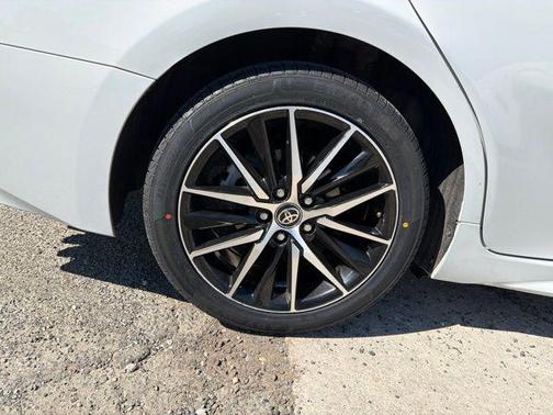 Ice Edge 2023 Toyota Camry SE