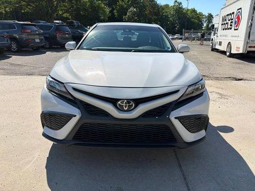 Ice Edge 2023 Toyota Camry SE