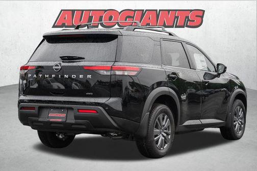 2025 Nissan Pathfinder SV 4WD