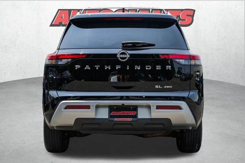 2023 Nissan Pathfinder SL 4WD
