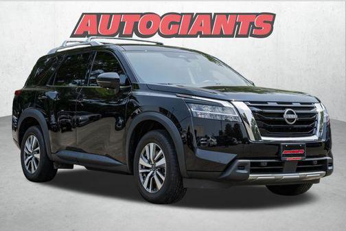 2023 Nissan Pathfinder SL 4WD