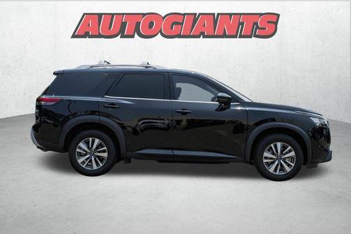 2023 Nissan Pathfinder SL 4WD