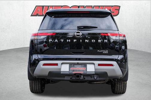 2025 Nissan Pathfinder Platinum 4WD
