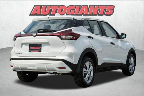 2025 Nissan Kicks S