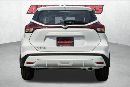 2025 Nissan Kicks S