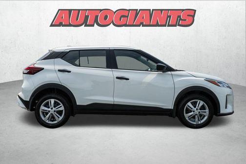 2025 Nissan Kicks S