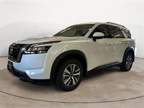 2025 Nissan Pathfinder SL 4WD