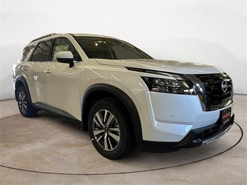 2025 Nissan Pathfinder SL 4WD