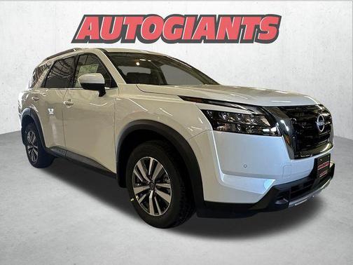 2025 Nissan Pathfinder SL 4WD