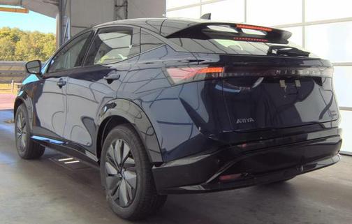 Deep Ocean Blue Pearl/Black Diamond Pearl 2024 Nissan ARIYA ENGAGE
