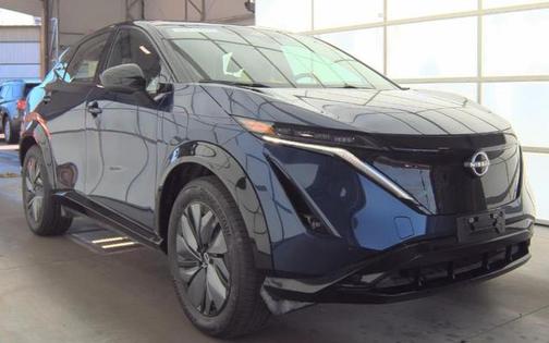 Deep Ocean Blue Pearl/Black Diamond Pearl 2024 Nissan ARIYA ENGAGE