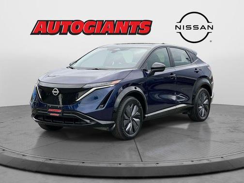 Deep Ocean Blue Pearl/Black Diamond Pearl 2024 Nissan ARIYA ENGAGE