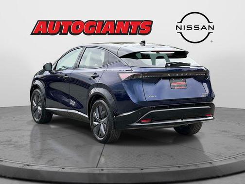 Deep Ocean Blue Pearl/Black Diamond Pearl 2024 Nissan ARIYA ENGAGE