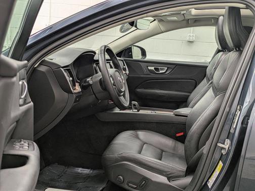 Denim Blue Metallic 2024 Volvo S60 B5 Plus Dark Theme