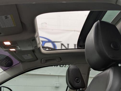 Pure White 2019 Volkswagen Jetta 1.4T SE