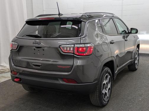 Granite Crystal Metallic Clearcoat 2022 Jeep Compass Trailhawk