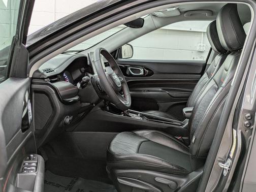 Granite Crystal Metallic Clearcoat 2022 Jeep Compass Trailhawk