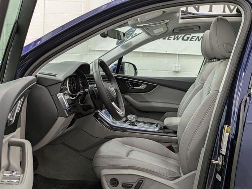 Navarra Blue Metallic 2022 Audi Q7 55 Premium Plus