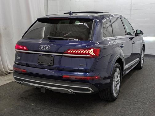 2022 Audi Q7 55 Premium Plus