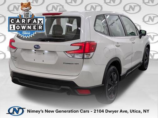 Crystal White Pearl 2022 Subaru Forester Base