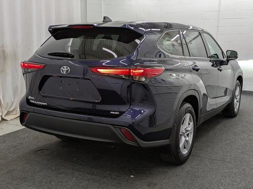 2022 Toyota Highlander L