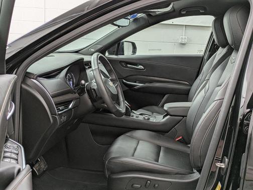 Stellar Black Metallic 2022 Cadillac XT4 Sport