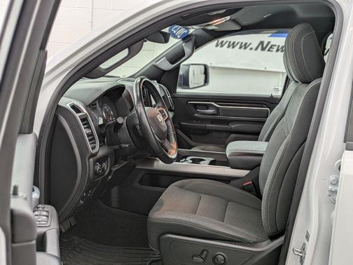 Bright White Clearcoat 2023 RAM 1500 Big Horn/Lone Star