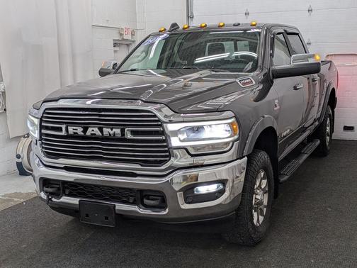 2019 RAM 2500 Laramie Crew Cab 4x4 6'4' Box