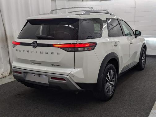 2024 Nissan Pathfinder SL 4WD