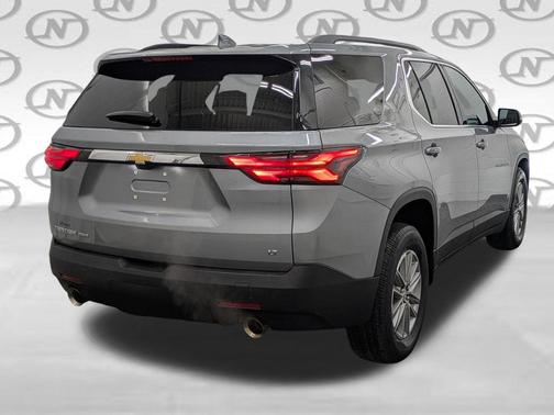 Sterling Gray Metallic 2023 Chevrolet Traverse LT Cloth