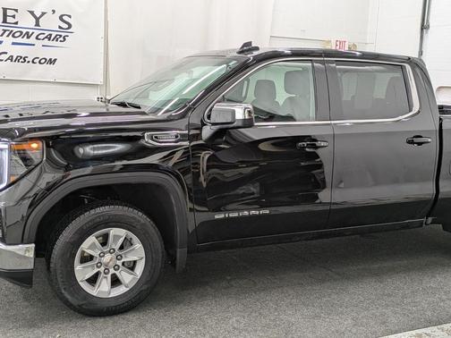 2024 GMC Sierra 1500 SLE