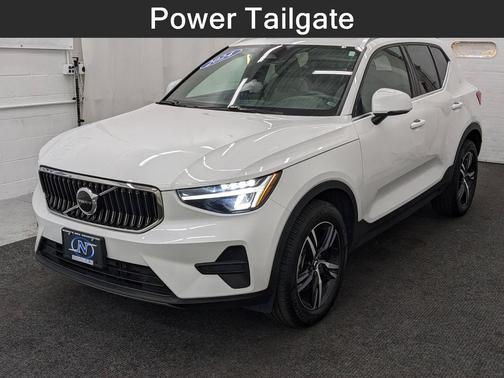 2024 Volvo XC40 B5 Core Bright Theme