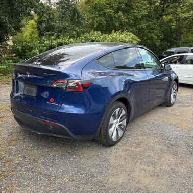 2022 Tesla Model Y Long Range Dual Motor All-Wheel Drive