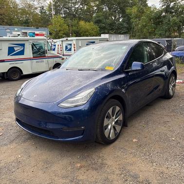 2022 Tesla Model Y Long Range Dual Motor All-Wheel Drive