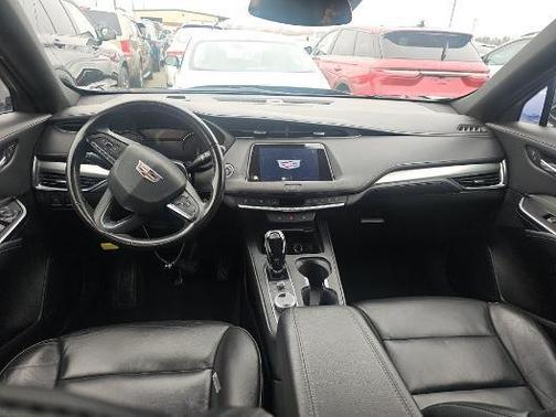 2023 Cadillac XT4 Premium Luxury