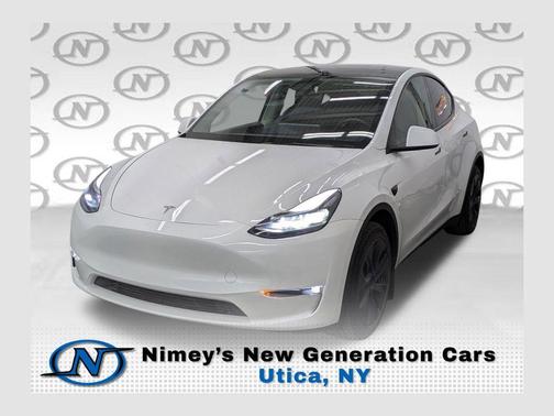 Pearl White Multi-Coat 2025 Tesla Model Y Long Range Dual Motor All-Wheel Drive