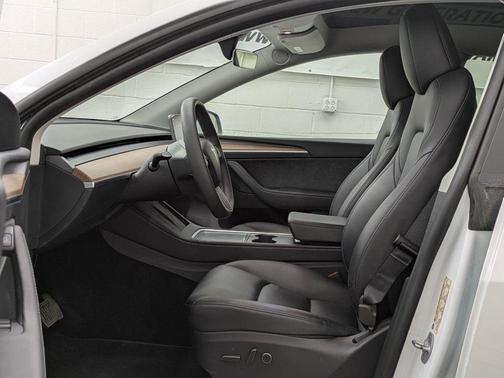 2025 Tesla Model Y Long Range Dual Motor All-Wheel Drive