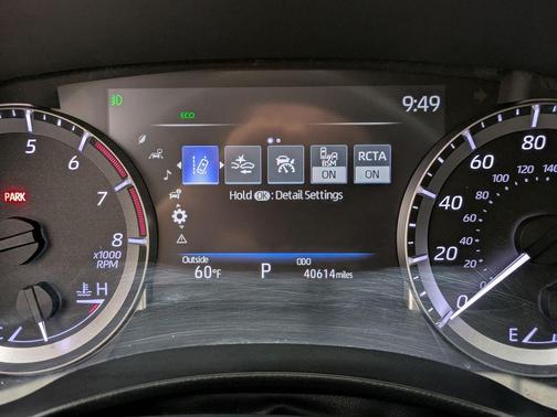 Magnetic Gray Metallic 2024 Toyota Highlander LE