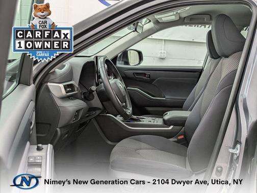Magnetic Gray Metallic 2024 Toyota Highlander LE