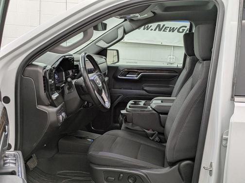 Summit White 2024 GMC Sierra 1500 SLE