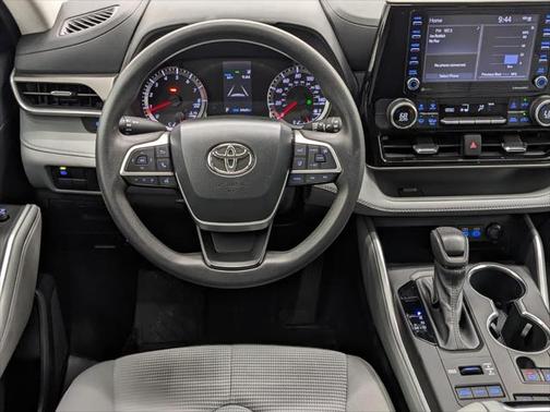 2022 Toyota Highlander L