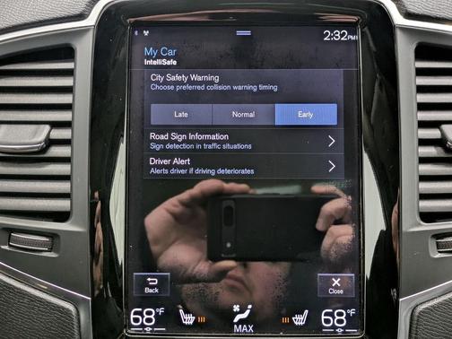 2016 Volvo XC90 T5 Momentum