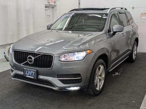 2016 Volvo XC90 T5 Momentum