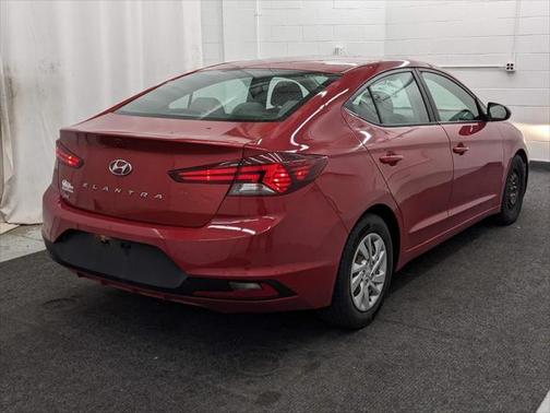 2020 Hyundai ELANTRA SE